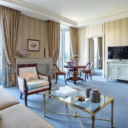Four Seasons Des Bergues 5*