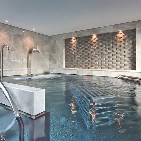 Szálloda Four Seasons Des Bergues 5*