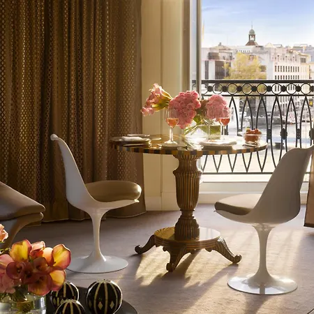 Four Seasons Des Bergues 5*