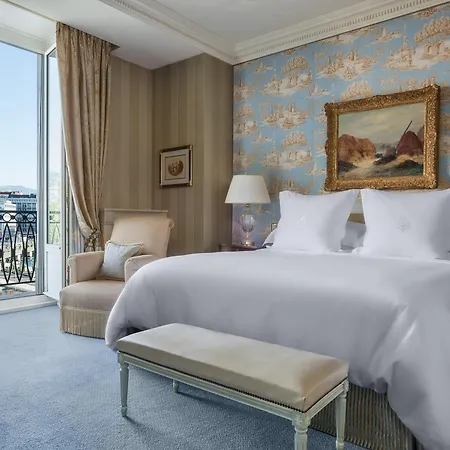 Hotel Four Seasons Des Bergues 5*