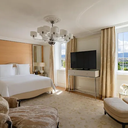 Four Seasons Des Bergues Hotel