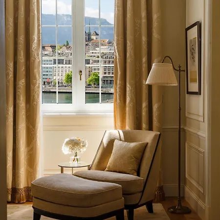 Four Seasons Des Bergues 5*